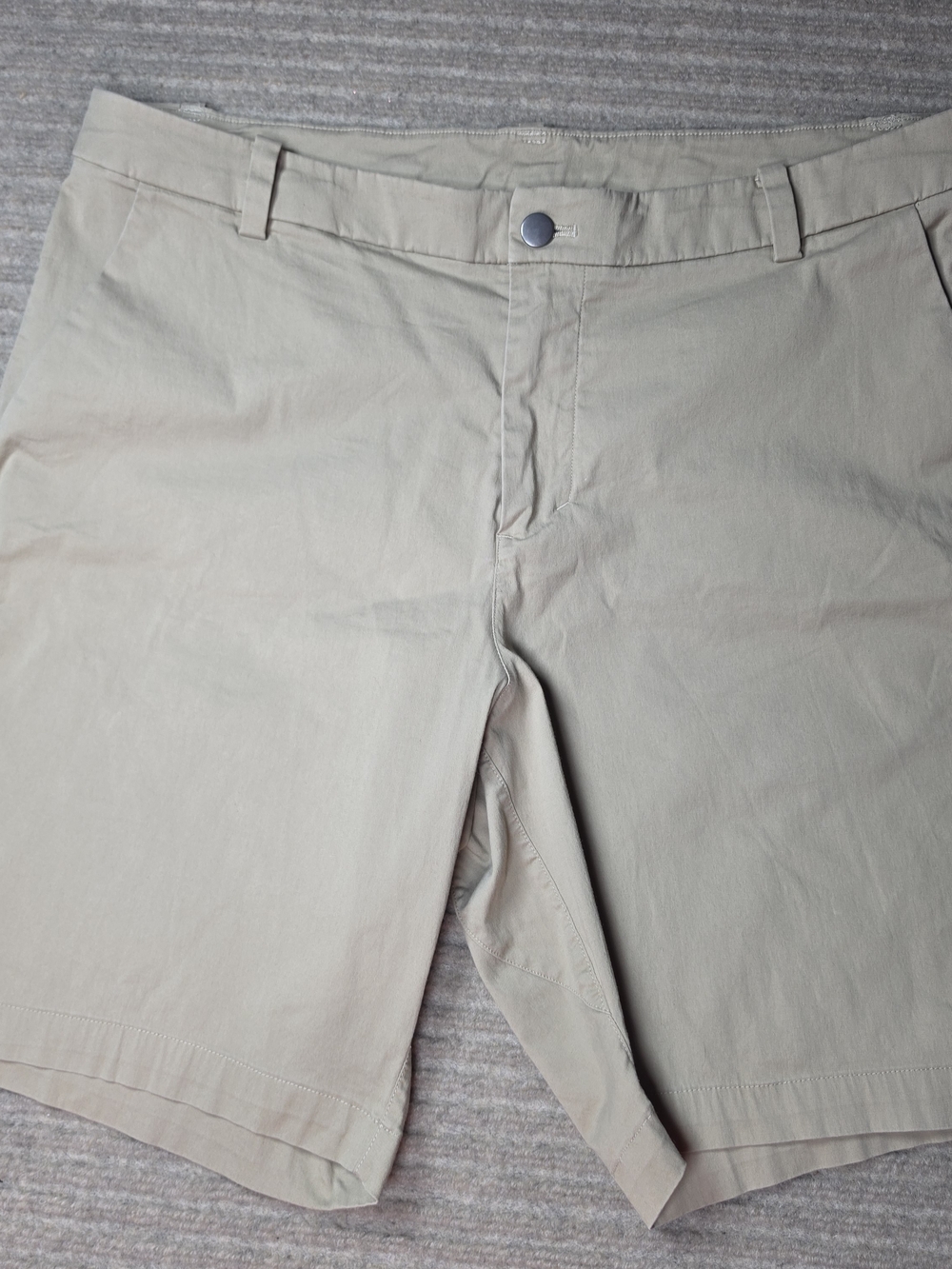 Lululemon Men’s ABC Commission 9” Shorts Khaki Tan 36 EUC